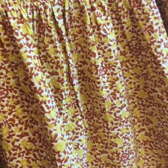 NWOT peasant style top in large by UNIVERSAL THREADS - Picture 6 of 12